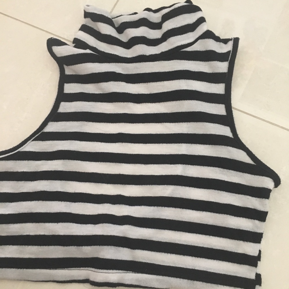 A’GACI Open Back Crop Top